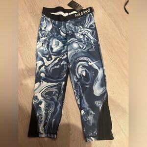 Nike Pro Women’s Cropped Leggings Size L